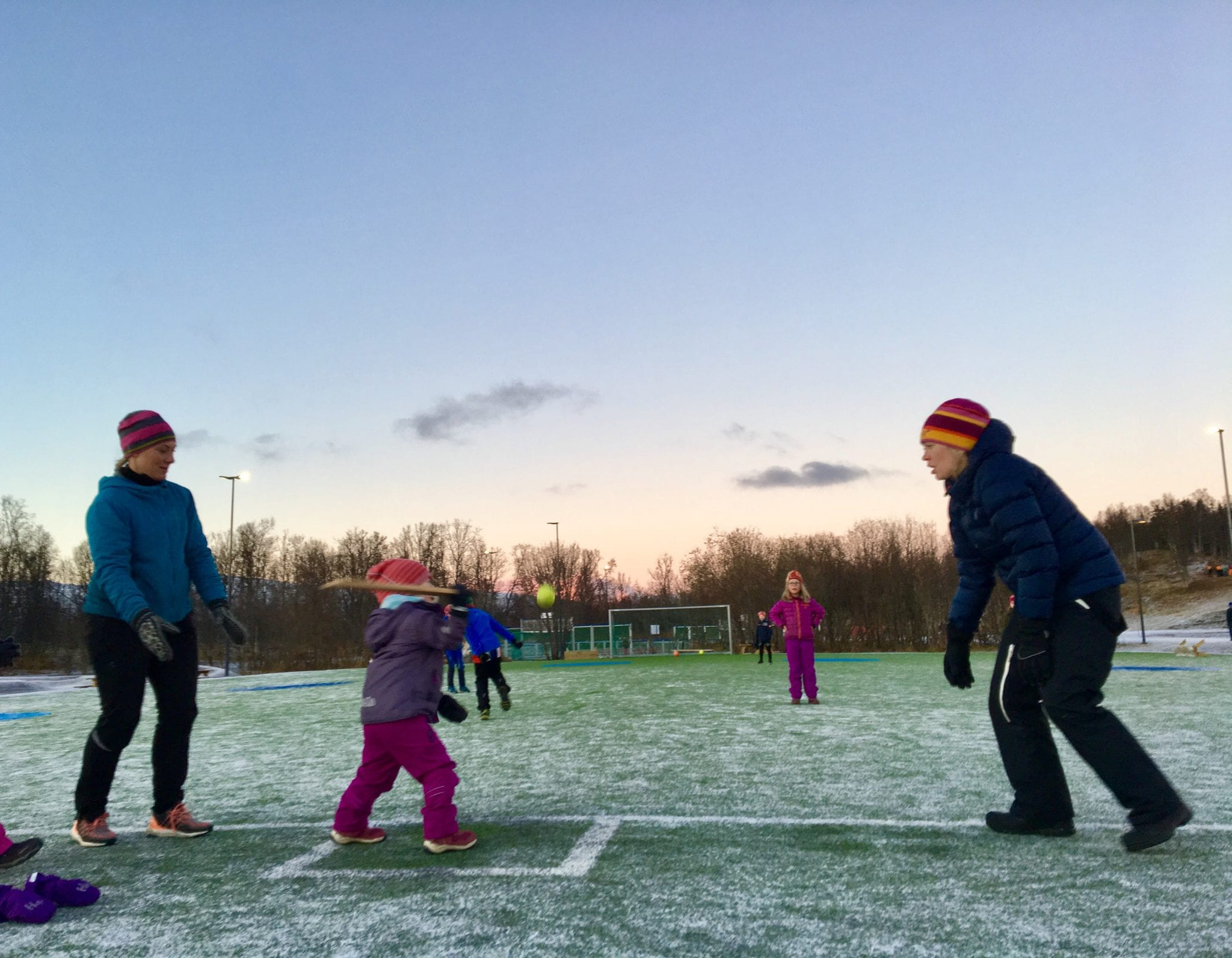 Dødball spilling på kunstgressbanen